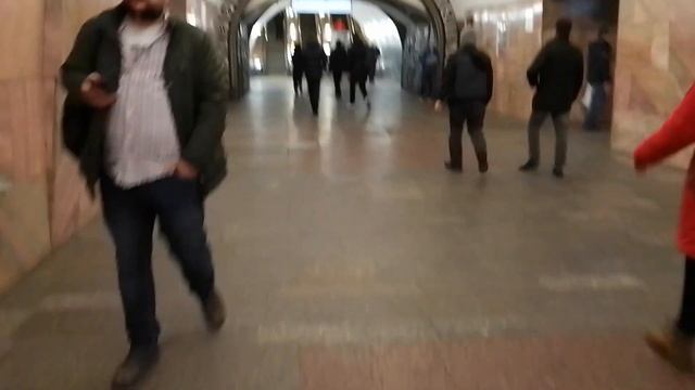 Станция метро "БАРРИКАДНАЯ"