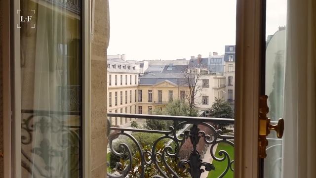 LILI's FILM - LISA in Paris смотреть онлайн