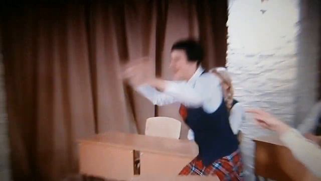 "От пацани до панянки"Галя"Клеопатра" Оп мусорок не шей мне срок смотреть онлайн