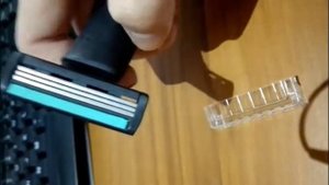 Triple Blade razor/ How to Remove and Replace blades