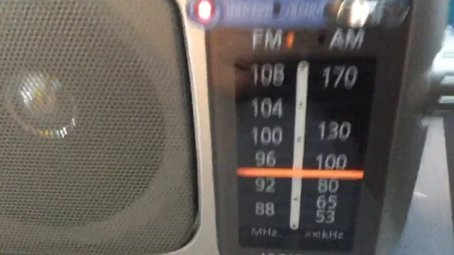 Panasonic RF-2400D Unboxing And Review. Great Radio! (OLD VIDEO WATCH NEW VIDEO) смотреть онлайн