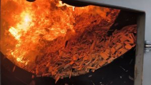 Сжигание сухих опилок на инсинераторе. Подробнее на https://utilnefteshlam.ru/