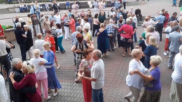 "Смотрят прямо в сердце мне твои глаза"? смотреть онлайн