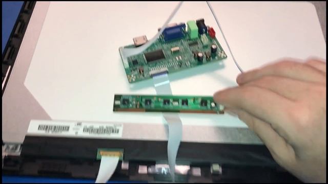 DIY MONITOR (da PC) PORTATILE con 20€ *ECOLOGICO* смотреть онлайн