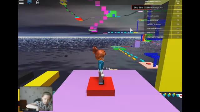 Марина проходит препятствия в Roblox смотреть онлайн