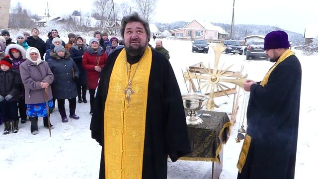 На колокольне Троицкой церкви в с Ошлань установили крест смотреть онлайн