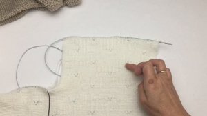 Детский жилет с боковой застёжкой (спицами). #вязание