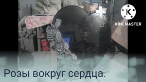 Резьба по камню. Розы и лилии, вырезанные на памятниках.