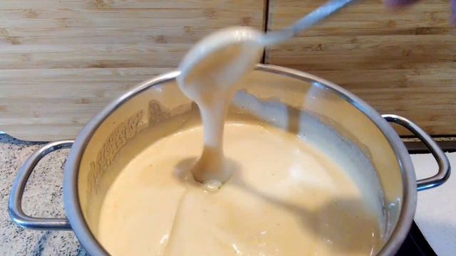 Праздничный торт "Медовый" (сверху украшен безе) на день рождение мамы.Honigtorte für Festtage. смотреть онлайн