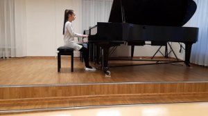 Ходакова София. И.С. Бах Ария из французской сюиты №2 (с moll) А. Бызов Прелюдия (е moll).