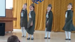 Катюша дети поют на четырёх языках