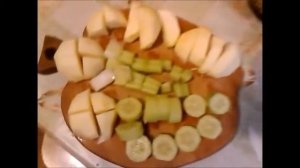 Сырой суп из пророщенной пшеницы.