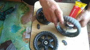 Колёса на тележке починила своими силами.Главное знать как это сделать.