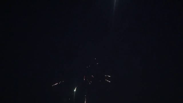 САМЫЕ БОЛЬШИЕ САЛЮТЫ ДЛЯ ДЯДИ ЮРЫ И ВАСИ В ДЕРЕВНЕ смотреть онлайн