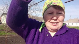 Обычная жизнь в деревне  .Обзор рассады ,цветов .Посеяла морковь.