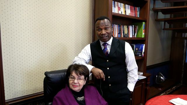 Поздравление от п Наталии Потопаевой и Сандея Аделаджи для п Босе Аделаджа 2019 смотреть онлайн