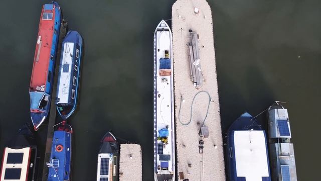 We Live on a Houseboat - It's been 4 Years! смотреть онлайн