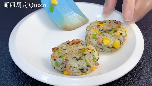 1碗剩米飯，5個雞蛋，教你從沒吃過的做法，比漢堡香，比包子好吃，breakfast #omelette #recipe，#雞蛋餅做法，#早餐雞蛋餅，#雞蛋餅做法，#food，#雞蛋餅料理，#雞蛋餅食