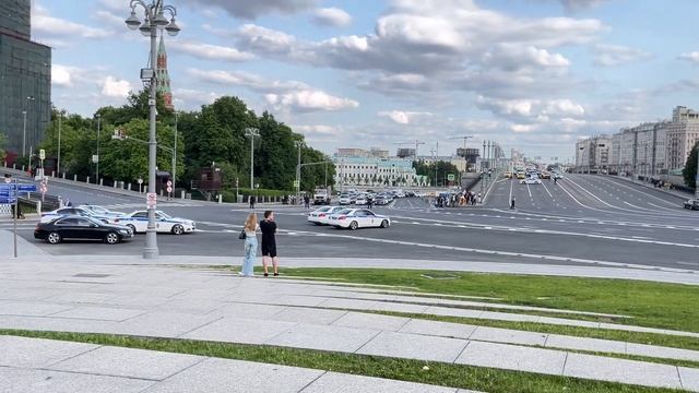 Кортеж президента в Москве смотреть онлайн