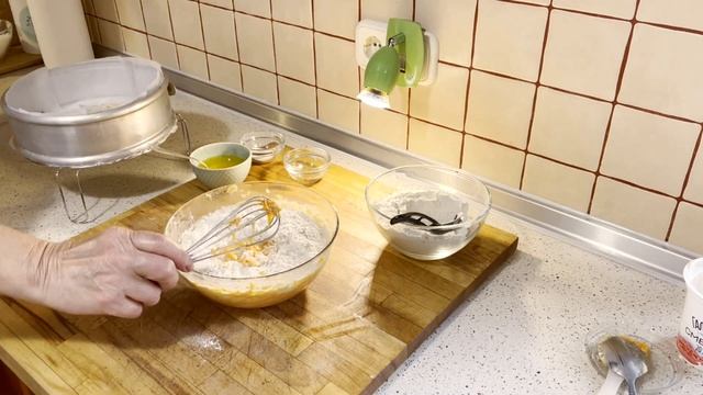 Пирог с тыквой - простой рецепт вкусного десерта! смотреть онлайн