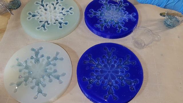 Crystal resin snowflake DIY ❄️ Making resin snowflake with liquid diamonds resin смотреть онлайн