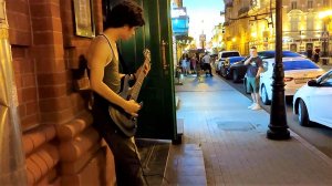 Знаменитый хит Metallica Master of Puppets в исполнении уличного музыканта Астрахани