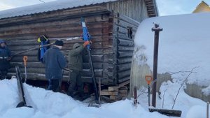 ОТОДВИГАЕМ БАНЮ ОТ ЗАБОРА. ЗАМЕНА БРЕВЕН. ФУНДАМЕНТА