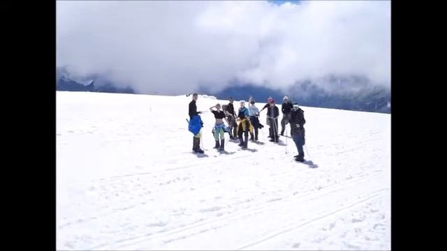 Как быстро подняться на гору Эльбрус на ратраке летом смотреть онлайн