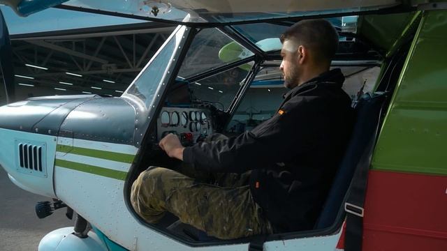 Новатор | Запуск двигателя самолёта СП-30 смотреть онлайн