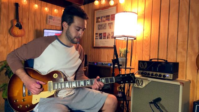 The Story Behind My 1976 Gibson Les Paul Deluxe | Vintage Guitar Demo смотреть онлайн