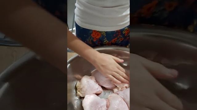 куриные бедра в рукаве со спагеттини смотреть онлайн