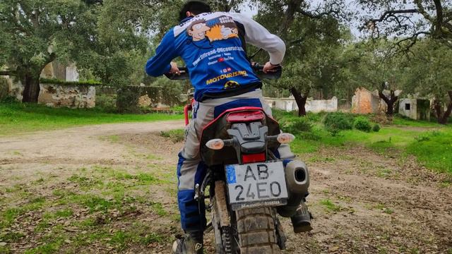 Tenere 700 - Realistic in depth Review (Yamaha T7) смотреть онлайн