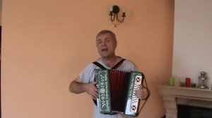 Над рекой калина спелая