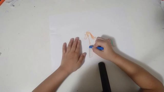 Рисуем дома с детьми. Два разноцветных пони цветными карандашами смотреть онлайн