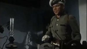 Подпоручик. Прекрати эту дурацкую песню.