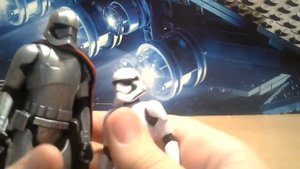 Обзор на фигурку капитана Фазмы