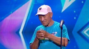 Он Может Съесть ВСЕ! Шариф Душанов ест червей, яйца, лампочки и иглы на завтрак