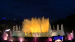 Поющий фонтан в Барселоне под "Barselona"