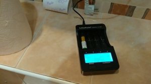 Зарядка обычных батареек в зарядном устройстве