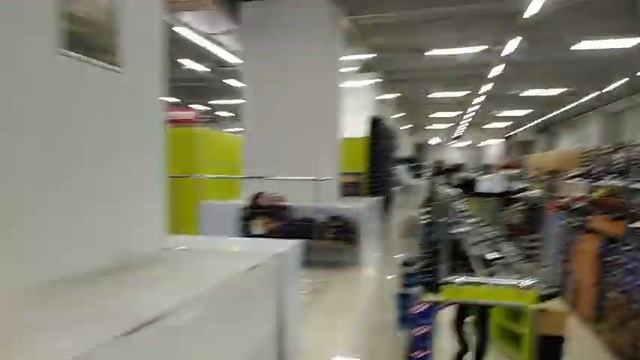 ГРЯЗНАЯ ОДЕЖДА И ЗАПРЕТ НА СЪЁМКУ (магазин "МОДНАЯ СЕМЬЯ" ) смотреть онлайн