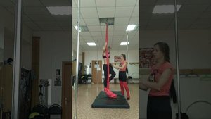 Учусь делать птичку на полотнах, в первый раз