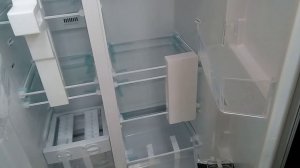 Холодильник Dexp SBS510M эргономика внутреннего пространства