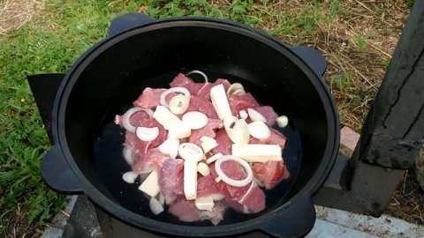 Говядина по кремлевски в казане