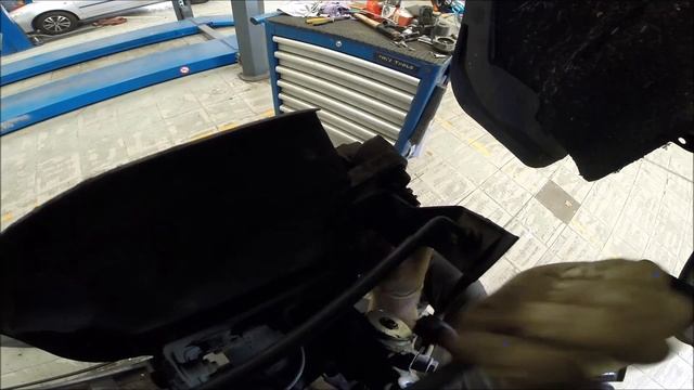 Nissan Qashqai J11 Rear Brake Pads Replacement