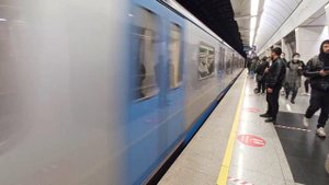 БКЛ Савеловская. Поезд Ока следует в депо.