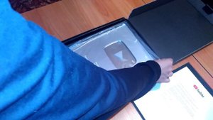 СЕРЕБРЯНАЯ КНОПКА YouTube за 100.000 ПОДПИСЧИКОВ [Vektor]