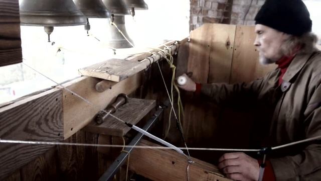 Колокольные Трели. Как их воспроизводить левой рукой? #звонари #колокольныйзвон #колокол