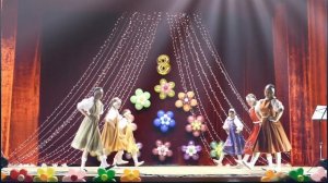 Танец Варенька старшей группы Конфетти ?