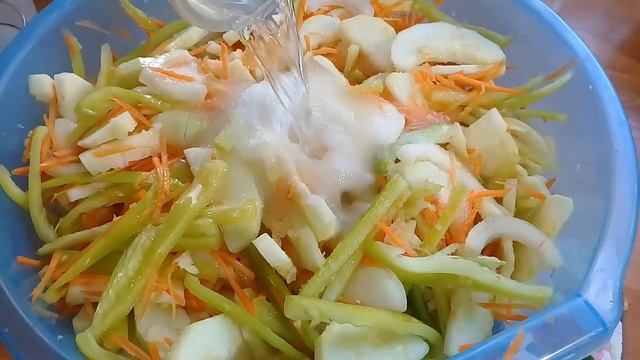 ОСТРЫЕ КАБАЧКИ ПО КОРЕЙСКИ НА ЗИМУ//Вкусные Маринованные Кабачки ПРОСТОЙ РЕЦЕПТ//Домашняя кухня ССС смотреть онлайн