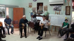 Светит месяц - балалайка